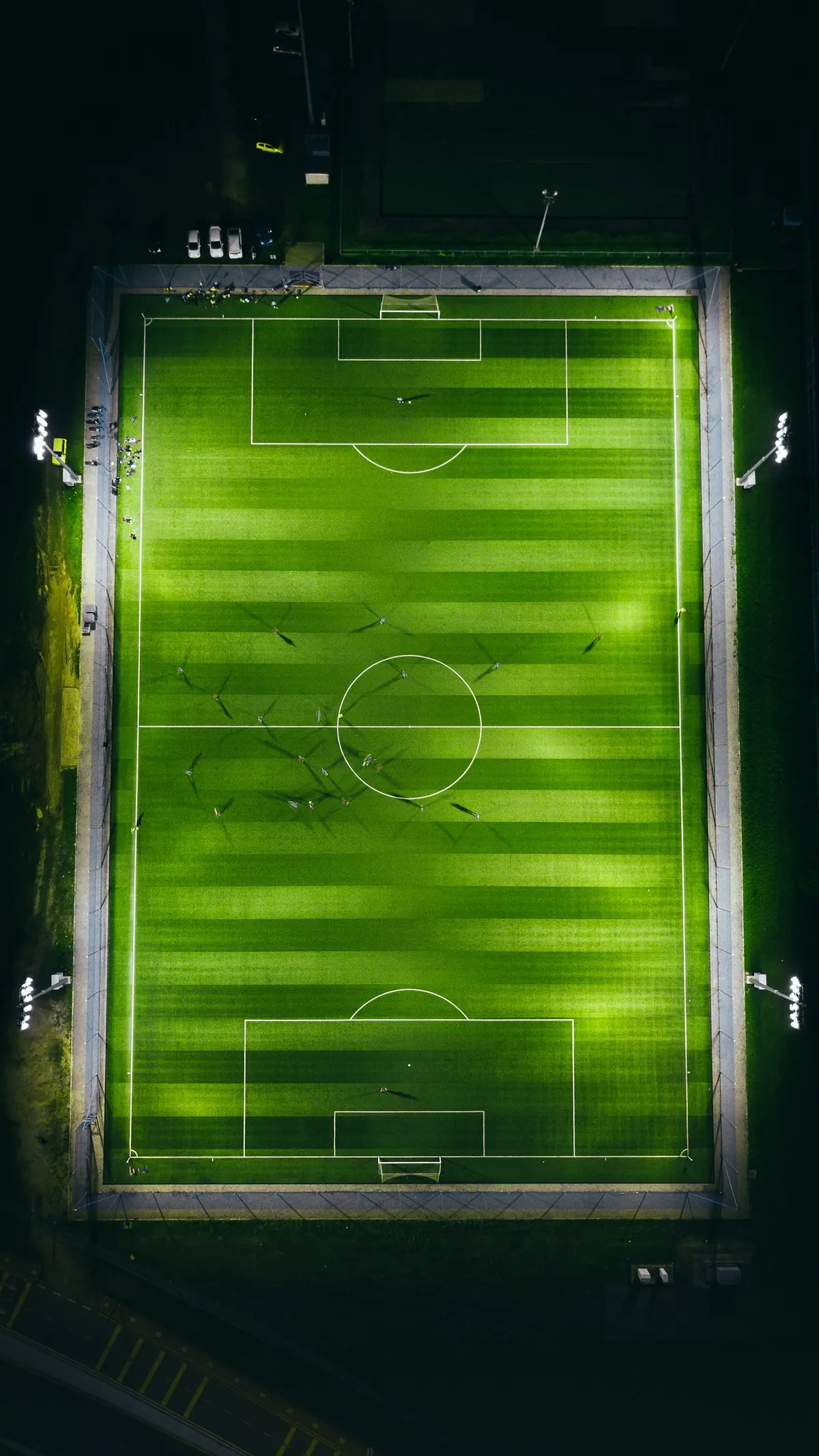Fußballplatz unter Flutlicht